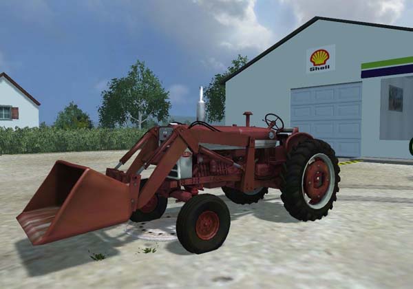 FARMALL 560 WITH LOADER 